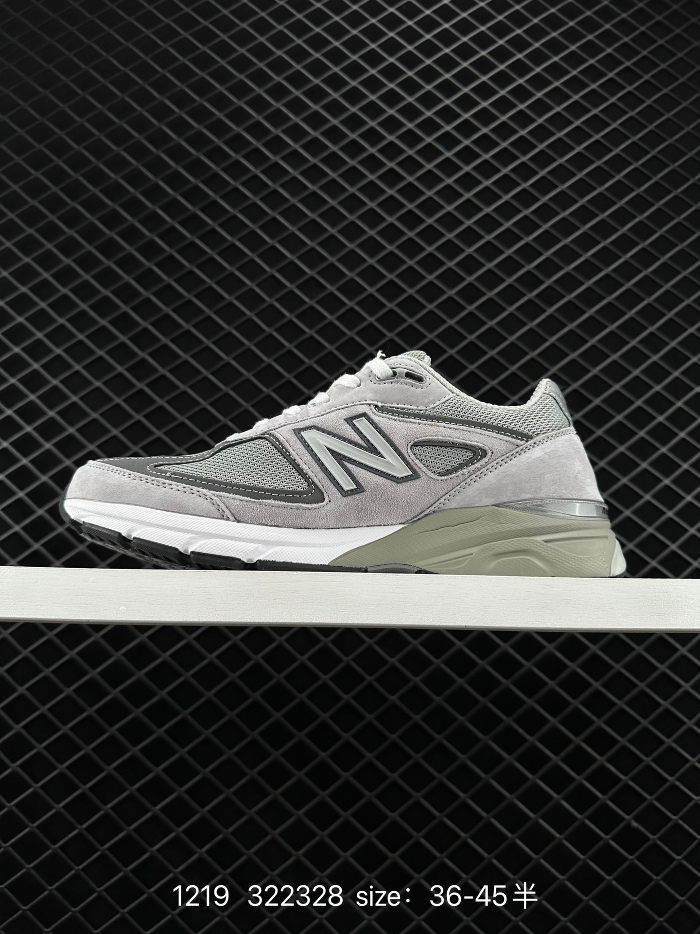 New Balance M990